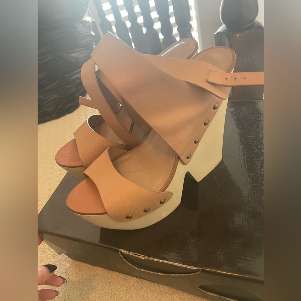 BC BG WEDGE Sandals !